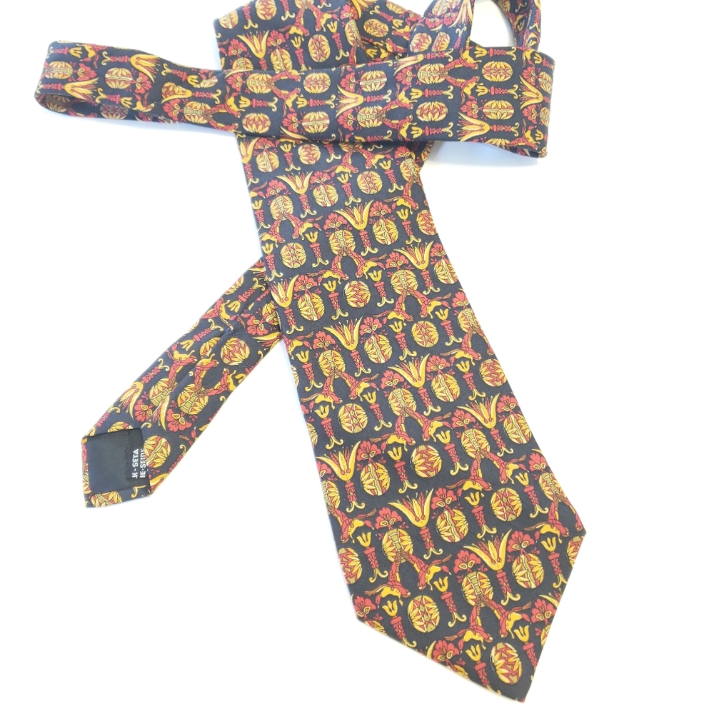 SALVATORE FERRAGAMO pineapple silk neck tie